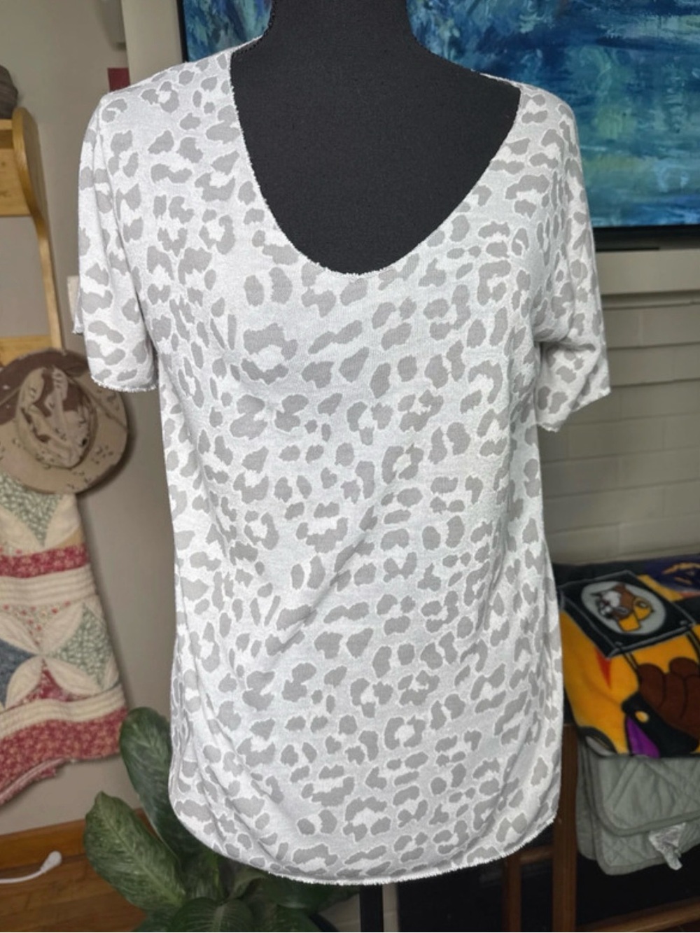Light Gray Leopard Print Short Sleeve Women’s Top